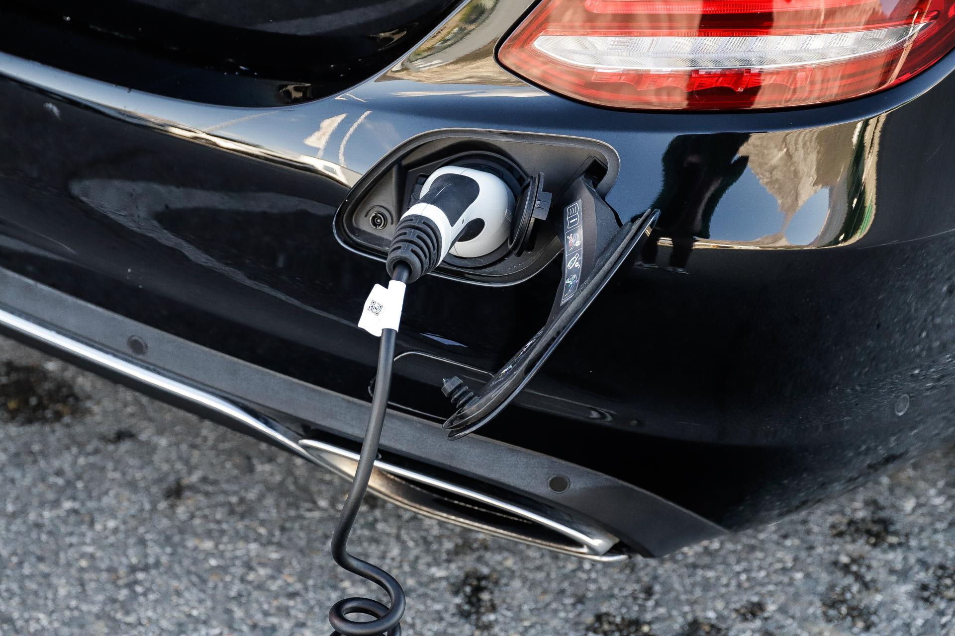 SITBON AUTOMOBILES MERCEDES CLASSE C 350 E Hybrid 7G Tronic Business sitbon-automobiles-mercedes-classe-c-350-e-hybrid-7g-tronic-business